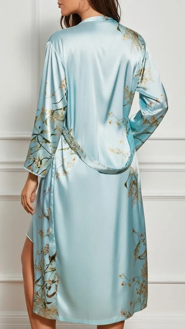 costas robe floral azul detalhe da faixa passando pelos passadores acabamento limpo