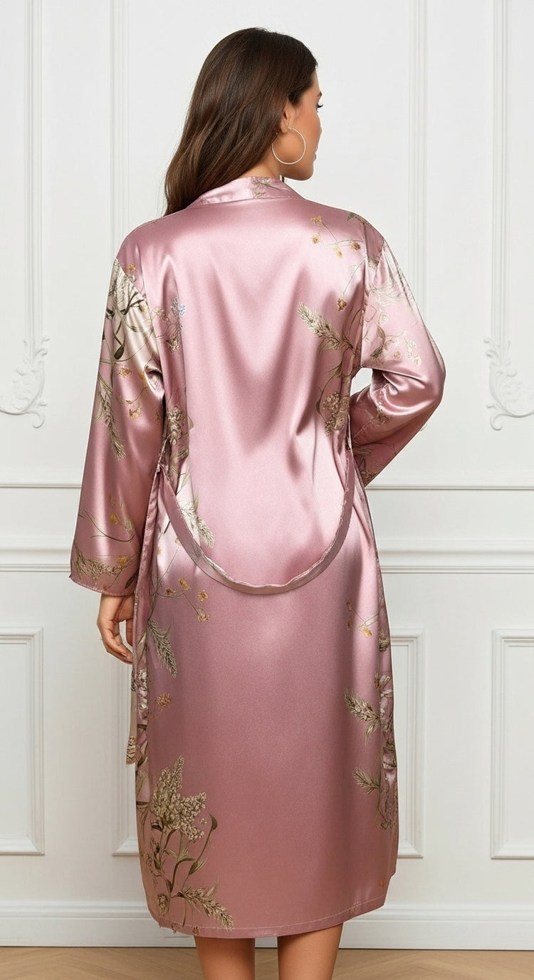 costas robe floral rosa detalhe da faixa passada nos passadores barra midi e caimento reto