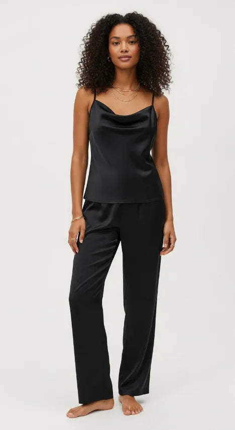 Pijama de cetim preto feminino - vista frontal - calça longa e regata de alças - acabamento acetinado profundo