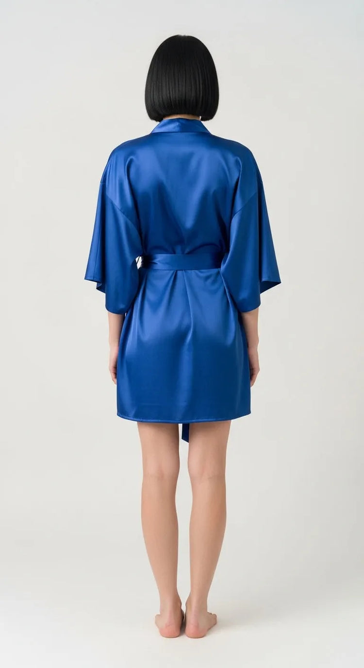 robe kimono azul - costas com faixa ajustável e acabamento limpo
