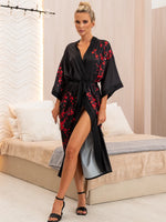 Robe Kimono Preto Pétalas Vermelhas Monffel