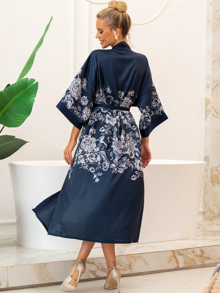 costas robe kimono longo azul escuro floral barra reta meio do tornozelo