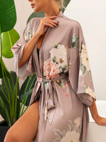 robe kimono lilás floral lateral esquerda com laço