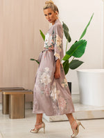 robe kimono lilás floral em movimento passo suave