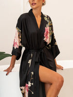 robe longo preto com estampa de rosas e galhos manga 3/4 ampla faixa na cintura com passadores