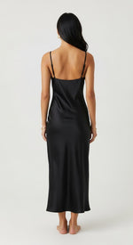 Preto Hover
vestido de cetim preto midi - costas - alças finas e decote discreto, sem fenda, abaixo do joelho
