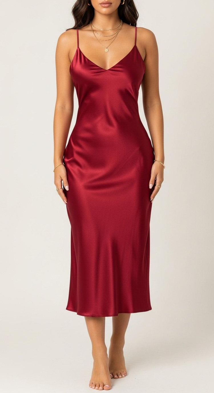 detalhe do busto com decote V - vestido midi vermelho de cetim acetinado - costuras limpas